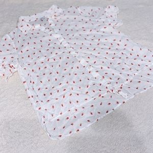 🌵3/15 Crown & ivy strawberry top SZ M